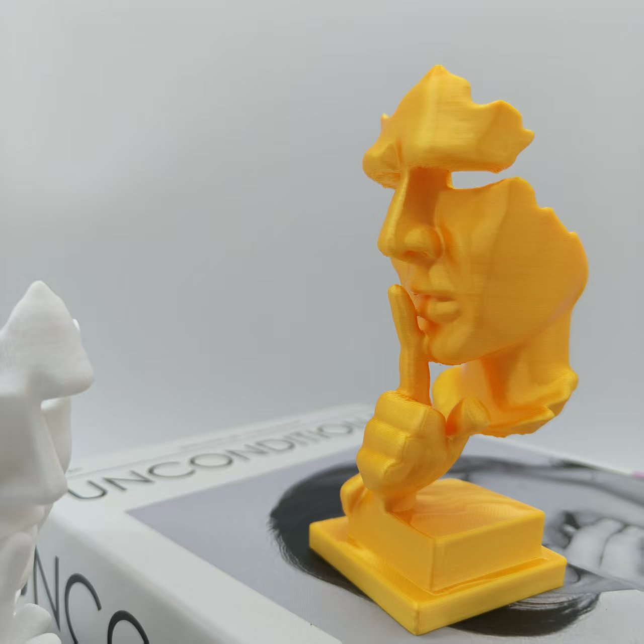 Estatua del pensador, estatua  - Desk Setup Design reseña y precio