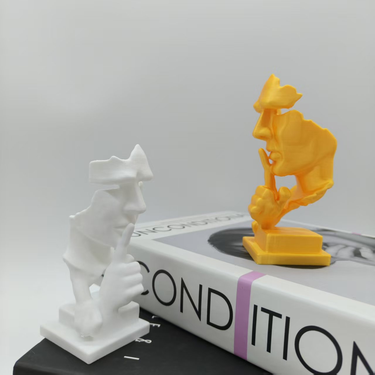 Estatua del pensador, estatua  - Desk Setup Design reseña y precio